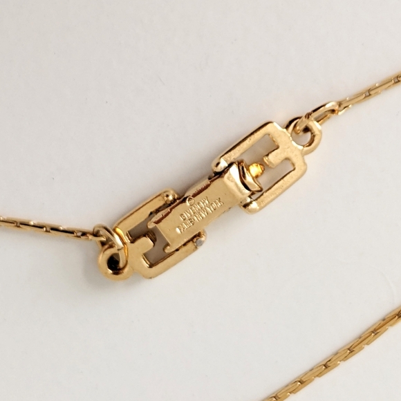 Givenchy necklace - Picture 6 of 6